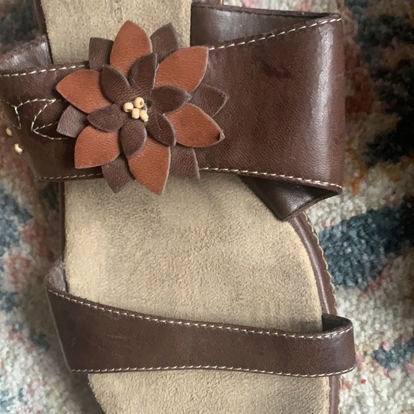 Sandals - Picture 3 of 4